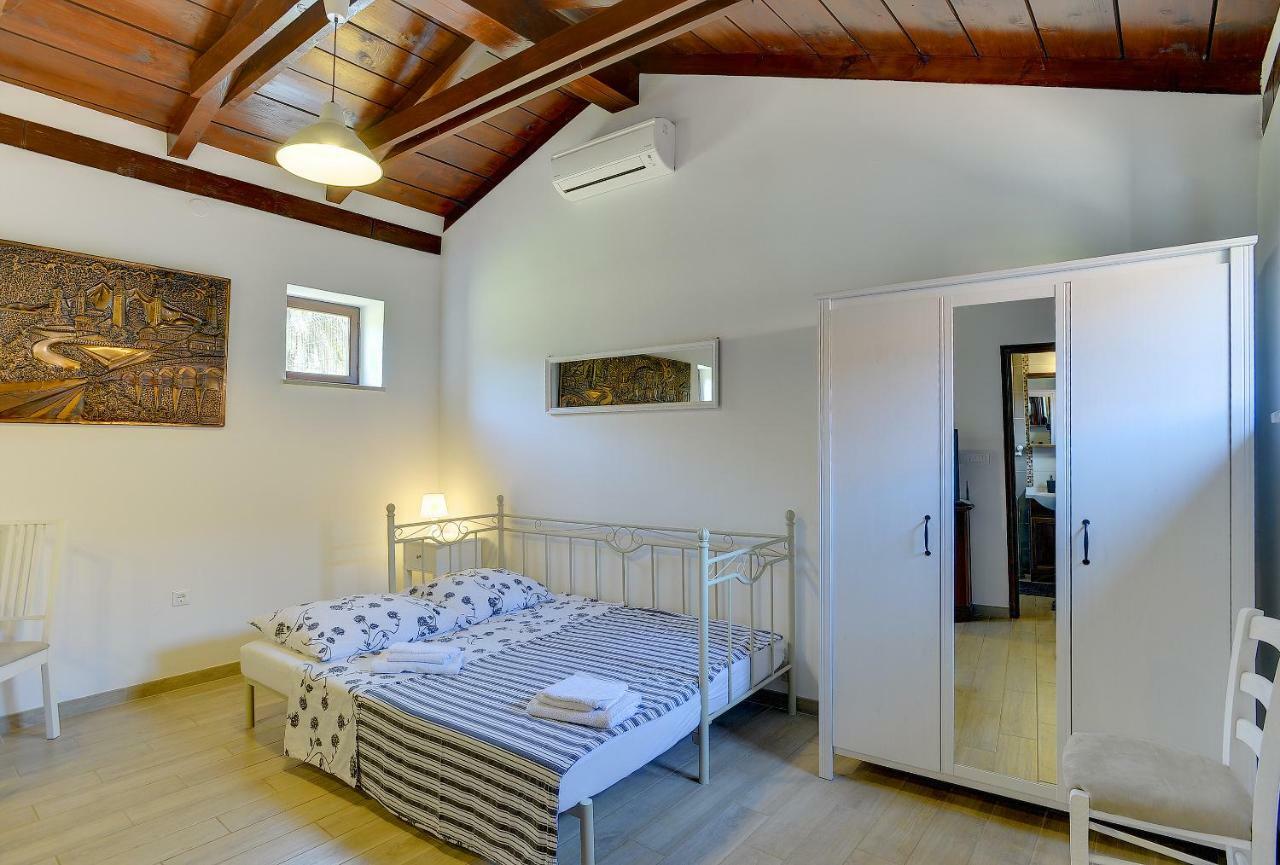Diegos Apartments Пула Екстериор снимка