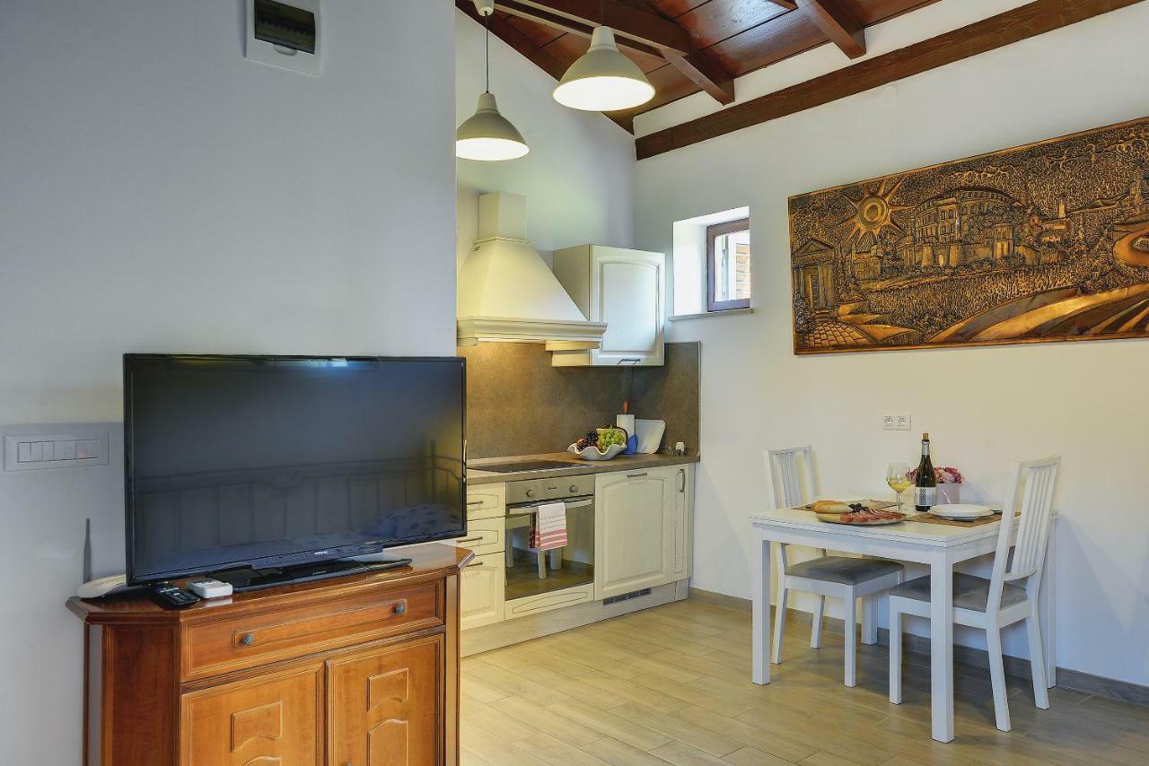 Diegos Apartments Пула Екстериор снимка